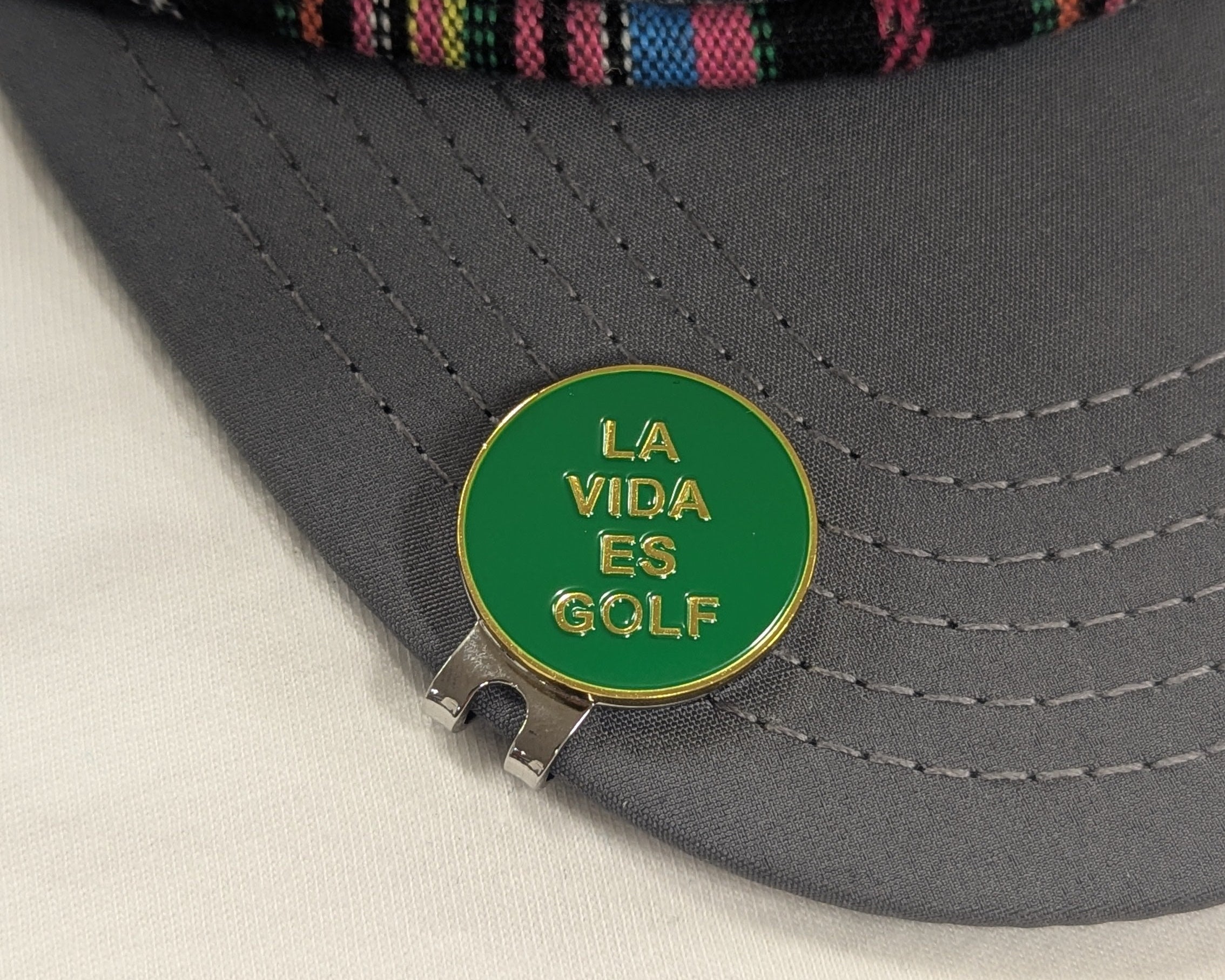 La Vida es Golf Ball Marker Green and Gold